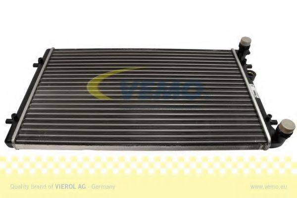 VEMO V15605022 Радиатор охлаждения двигателя
